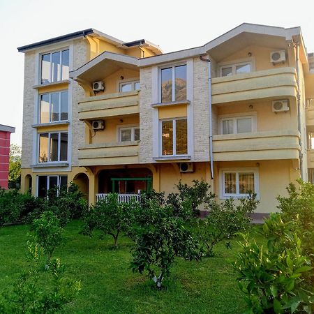 Apartments Old Olive Бар Экстерьер фото